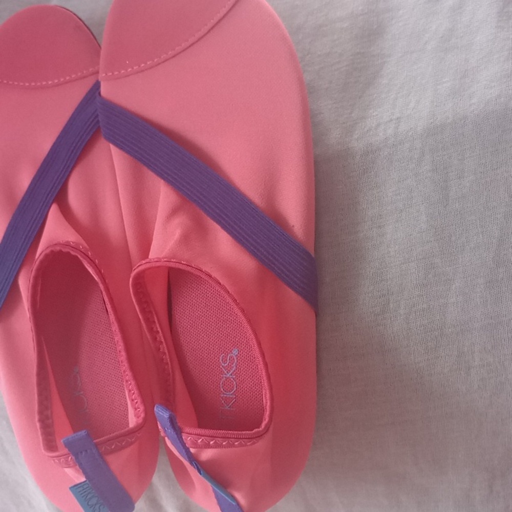 Shoes - Picture 3 of 4
